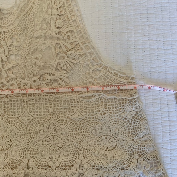 Lace tank top. Cream coloured. Medium. - Picture 5 of 10